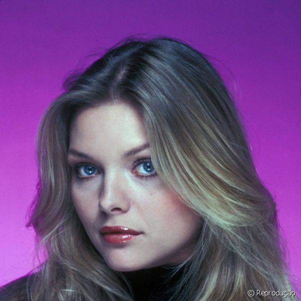 Os tons neutros eram os preferidos de Michelle Pfeiffer para os lábios, mas um gloss bem rosado podia ser visto de vez em quando na sua boca